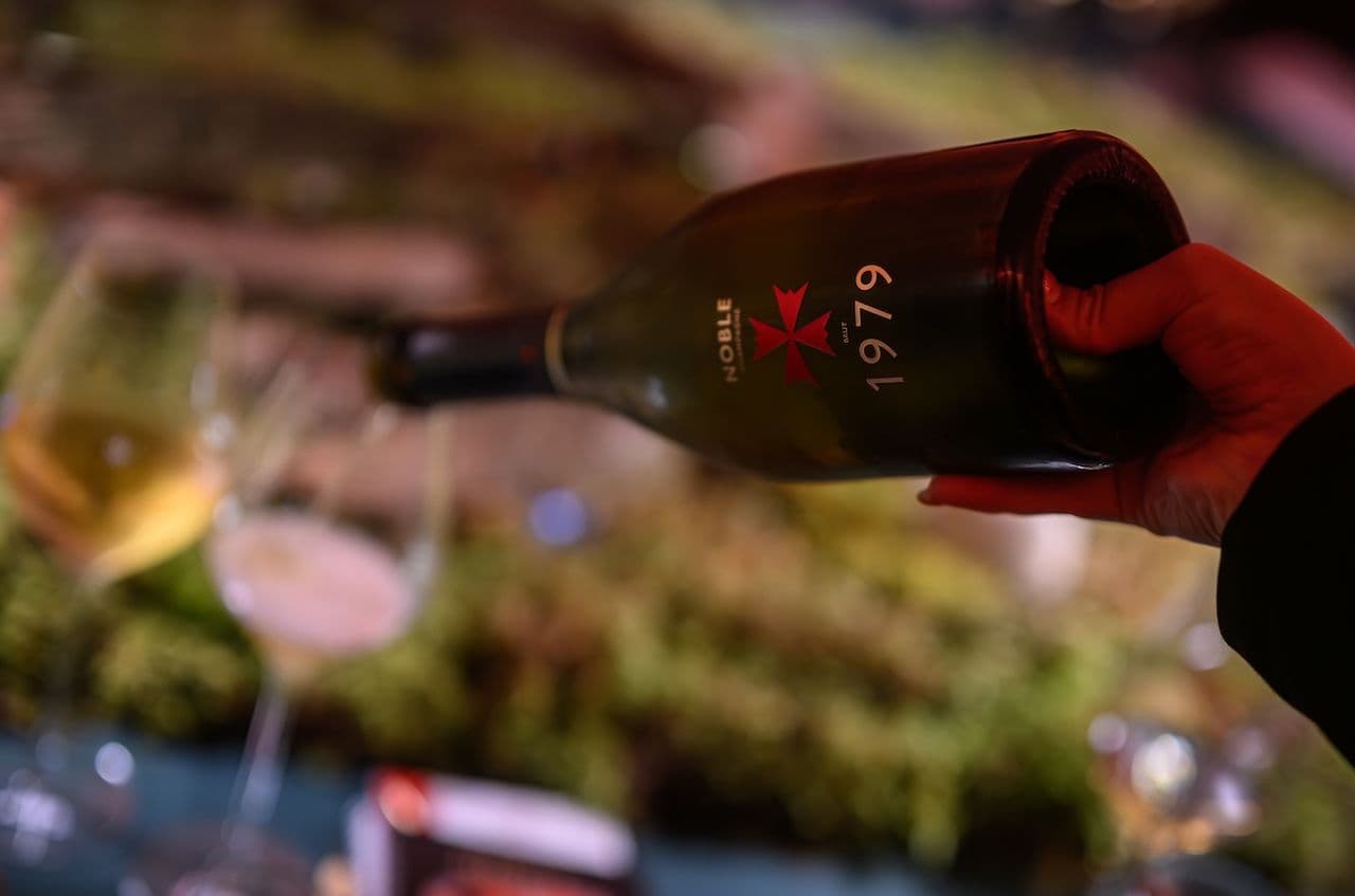 Our expert tastes Lanson Noble back to 1979 and finds out why these Champagnes age so well